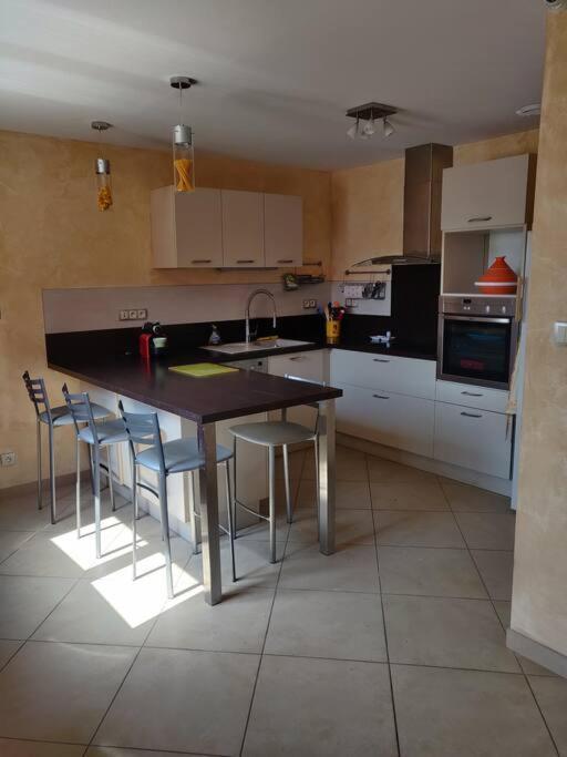 Maison Spacieuse Avec Billard Balneo Piano Talant Bagian luar foto